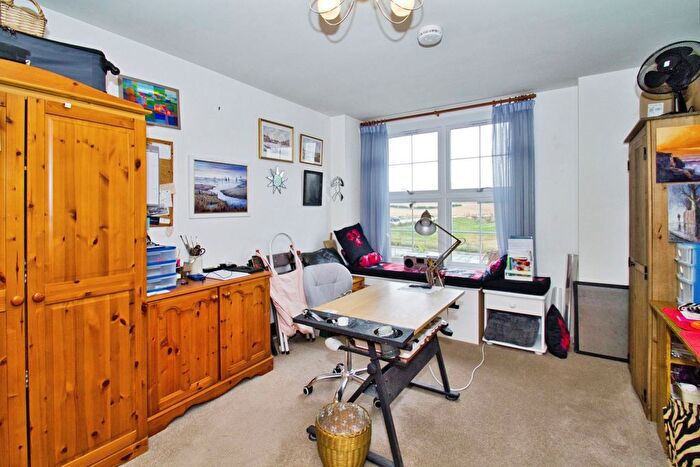 2 Bedroom Flat For Sale In Canon Woods Close, Sherborne, Dorset, DT9