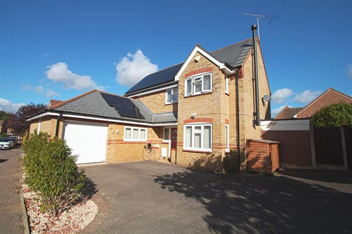 4 Bedroom Detached House For Sale In Charity Farm Chase, Billericay, CM12