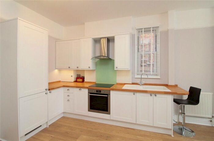 1 Bedroom Flat To Rent In Lichfield Grove, Finchley, London, N3