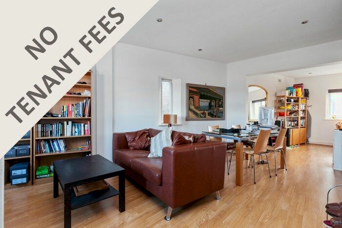 2 Bedroom Flat To Rent In Bassano Street, London SE22