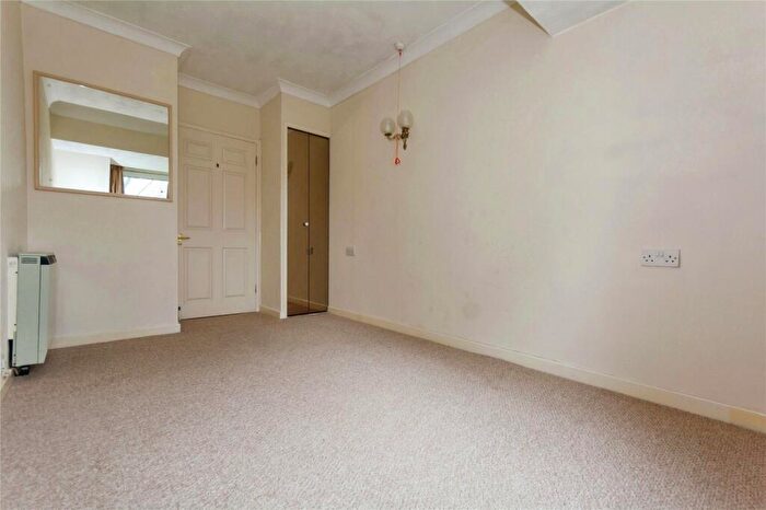2 Bedroom Flat For Sale In Grange Road, Solihull, West Midlands, B91