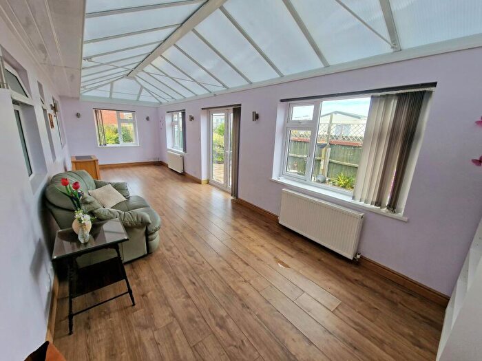 2 Bedroom Bungalow To Rent In South Beach Road, Hunstanton, Norfolk, PE36