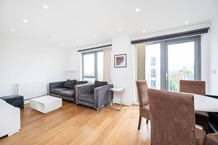 Studio For Sale In Wilson Tower, Christian Street, Aldgate, London, E1