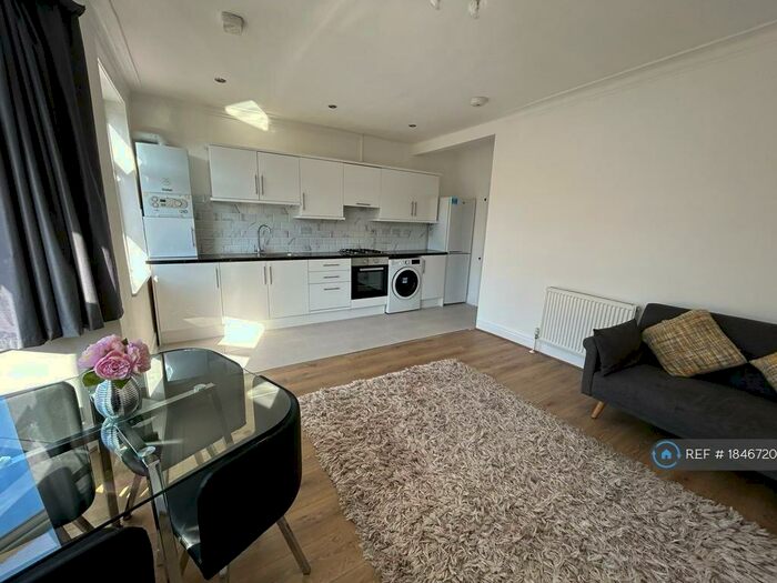 2 Bedroom Flat To Rent In Sussex Road, Harrow, HA1