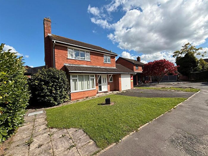 4 Bedroom Detached House For Sale In Buckingham Close, Oswestry, SY11