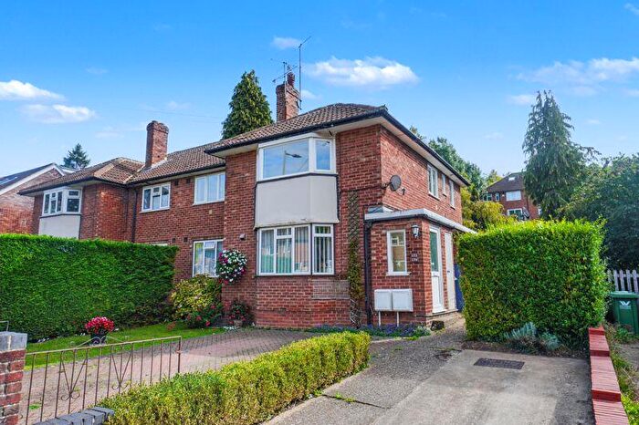 2 Bedroom Flat For Sale In Micklefield Road, High Wycombe, HP13