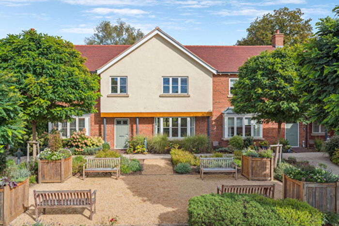 3 Bedroom Terraced House For Sale In Green End Road, Boxmoor, HP1