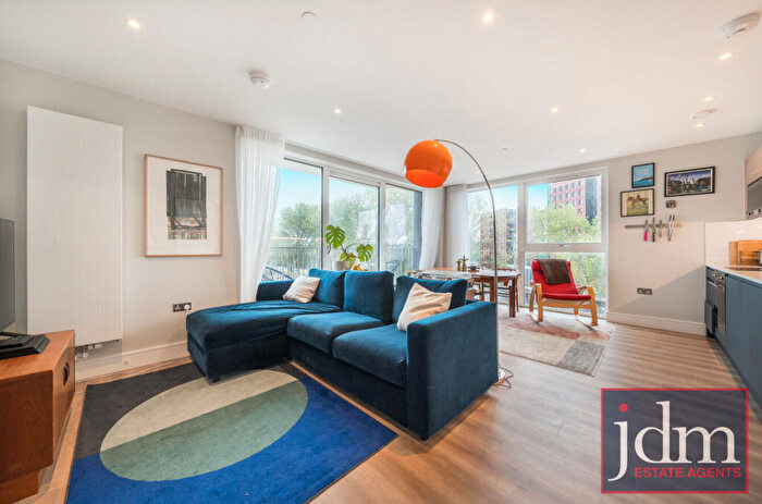 2 Bedroom Apartment To Rent In Canal Approach, London, SE8