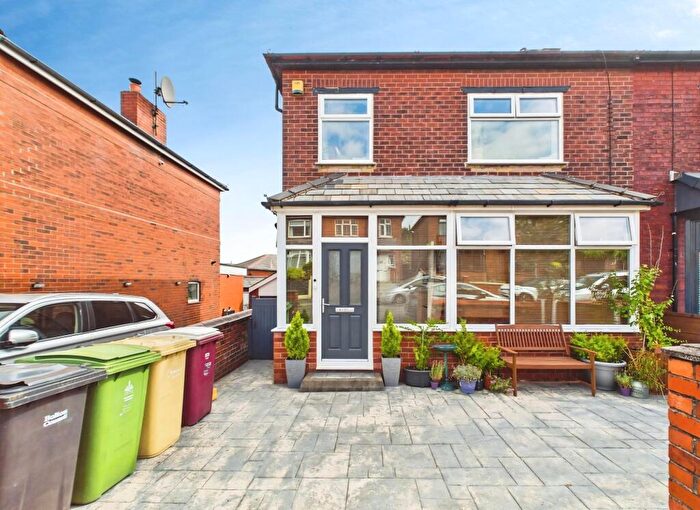 3 Bedroom Semi-Detached House For Sale In Bennetts Lane, Smithills, Bolton, BL1