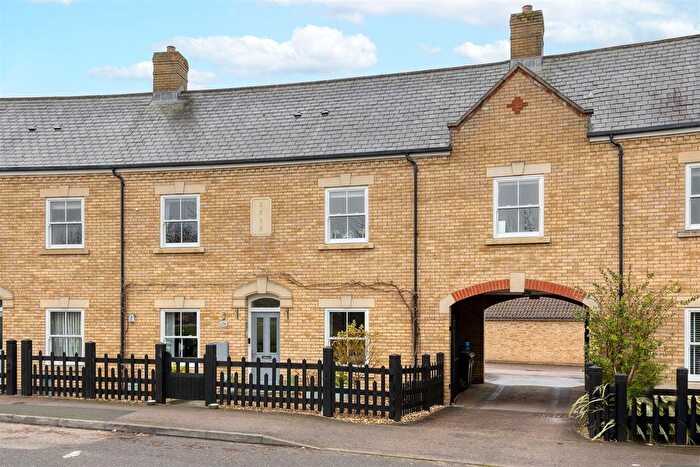 3 Bedroom Terraced House For Sale In Bronte Avenue, Fairfield, SG5