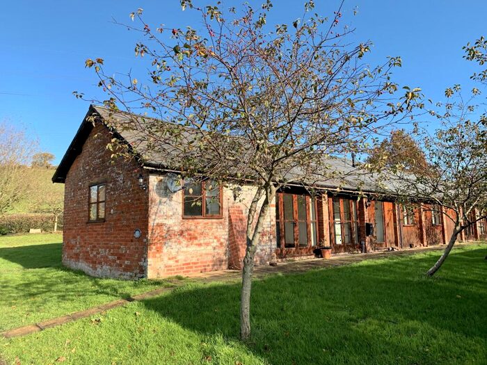 3 Bedroom Bungalow To Rent In Buckerell, Honiton, EX14