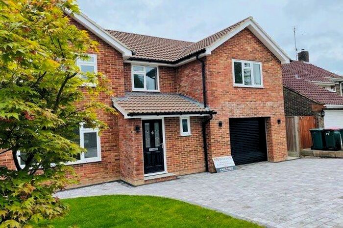 4 Bedroom Property To Rent In Orde Close, Crawley, RH10