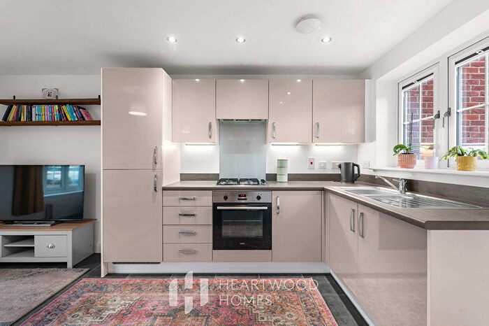 1 Bedroom Flat For Sale In Peregrine Way, St. Albans, AL4