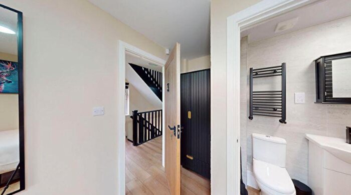 1 Bedroom Apartment To Rent In Room, St. Helens Road, CV31