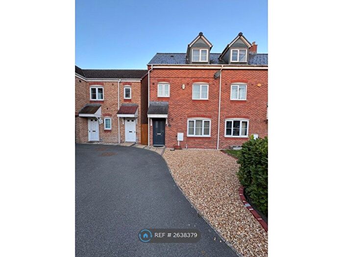 4 Bedroom Semi-Detached House To Rent In Templar Drive, Nuneaton, CV10