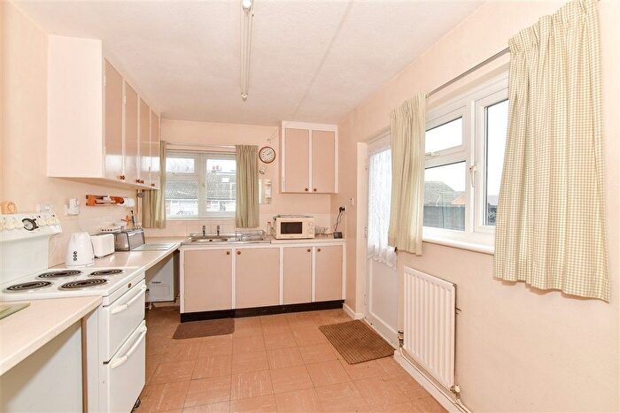3 Bedroom Semi-Detached Bungalow For Sale In Palmer Road, Wingham, Canterbury, Kent, CT3