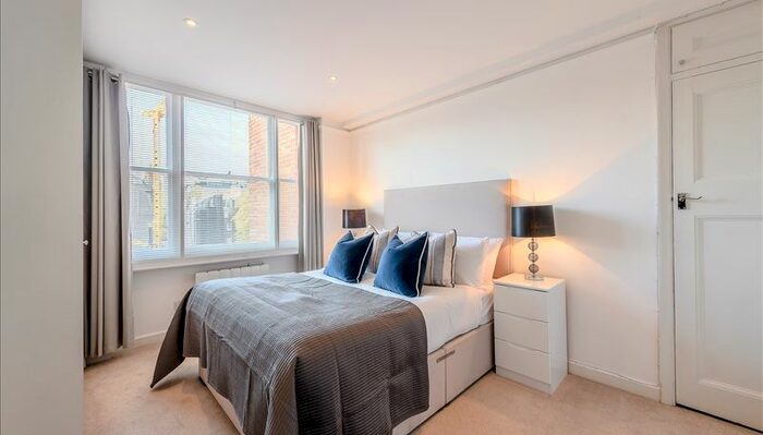 1 Bedroom Flat To Rent In Hill Street, London, W1J