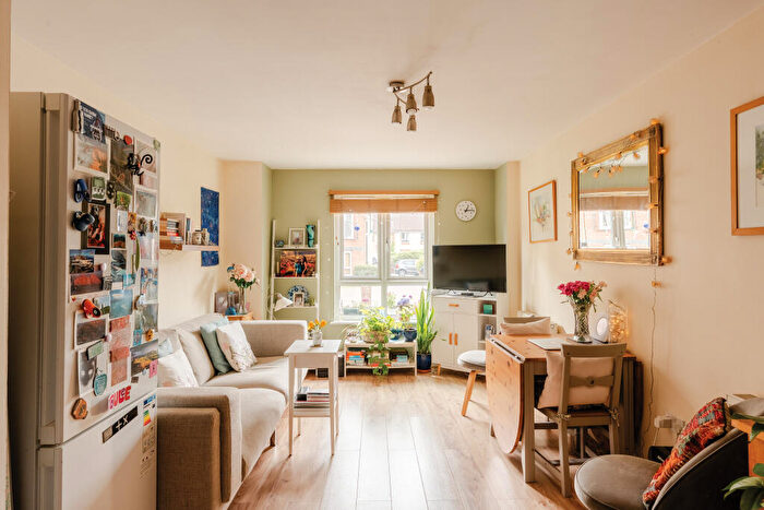 2 Bedroom Flat For Sale In Harwood Square, Horfield, Bristol, BS7
