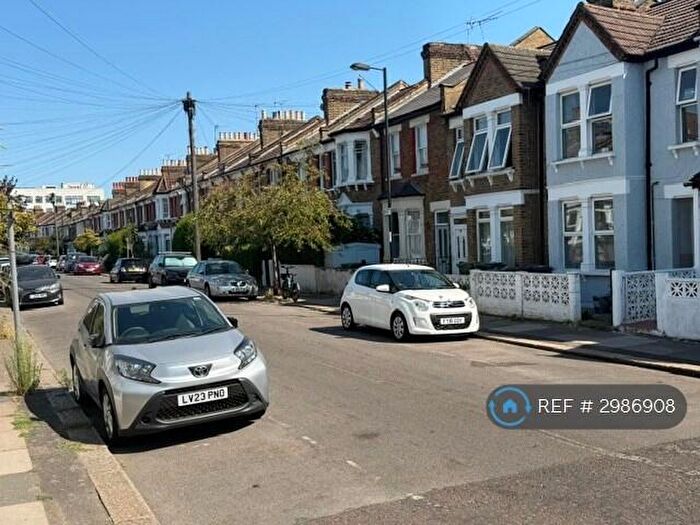 1 Bedroom Flat To Rent In Ground Floor, Catford, London, SE6