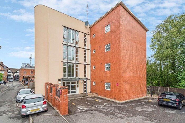 2 Bedroom Apartment To Rent In Post Office Lane, Beaconsfield, HP9