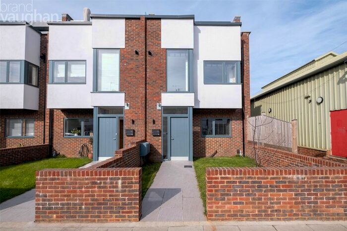 3 Bedroom End Of Terrace House To Rent In Marmion Road, Hove, BN3
