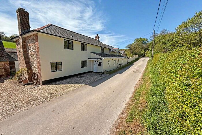 3 Bedroom Detached House For Sale In Winterborne Houghton, DT11