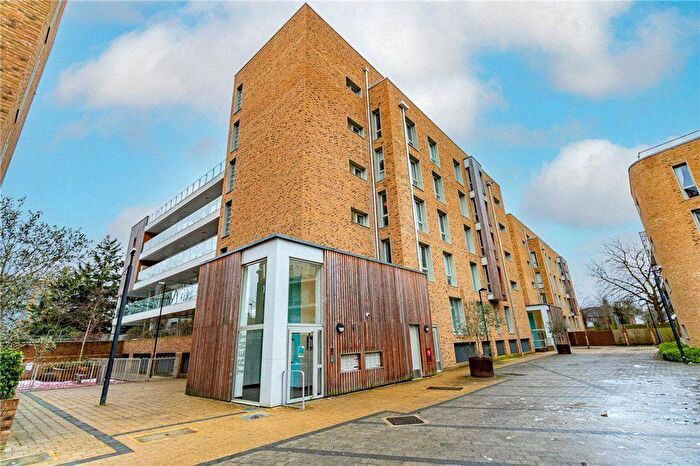 3 Bedroom Flat To Rent In Kidwells Close, Maidenhead, Berkshire, SL6