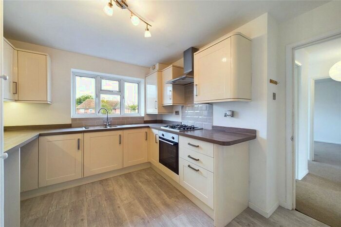2 Bedroom Maisonette To Rent In Bucknell Avenue, Pangbourne, Reading, Berkshire, RG8