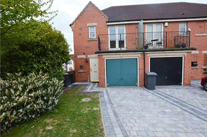 3 Bedroom Town House For Sale In Haigh Moor Way, Swallownest, Sheffield, South Yorkshire, S26