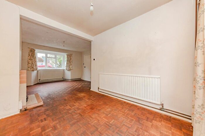 2 Bedroom Semi-Detached House For Sale In Winterbourne Close, Lewes, BN7