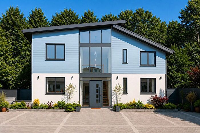 4 Bedroom Detached House For Sale In Dawlish, Devon, EX7