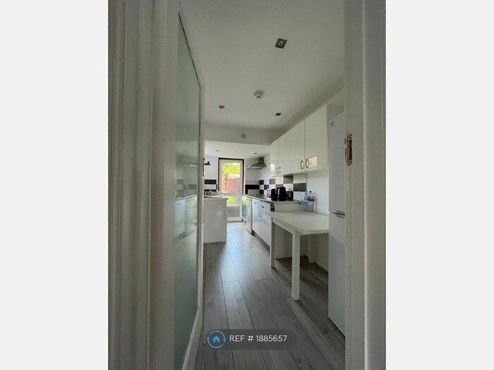 3 Bedroom Terraced House To Rent In Braid Avenue, London, W3