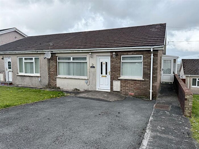 2 Bedroom Semi Detached Bungalow For Sale In Darren Las, Upper Tumble, Llanelli, SA14
