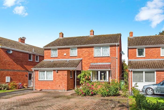 4 Bedroom Detached House For Sale In Hardings, Chalgrove, Oxford, OX44