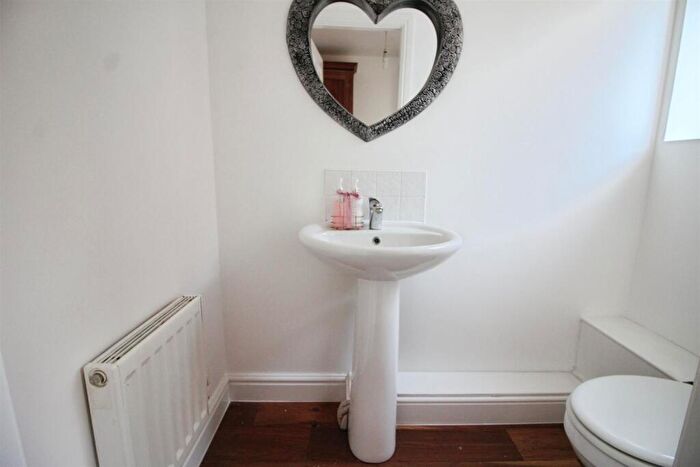 2 Bedroom Semi-Detached Bungalow To Rent In Kirkgate, Sherburn-in-Elmet, LS25