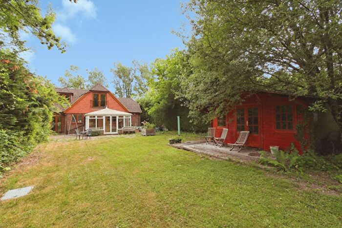 3 Bedroom Detached House For Sale In Cuckoo Lane, Tonbridge, Kent, TN11