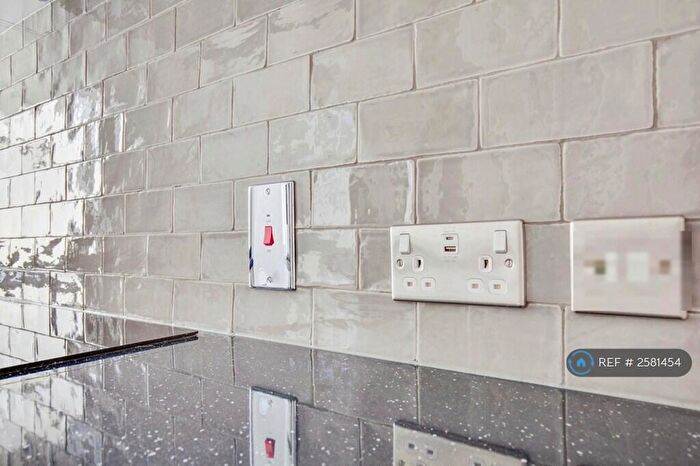 2 Bedroom Flat To Rent In Chichele Mansions, London, NW2