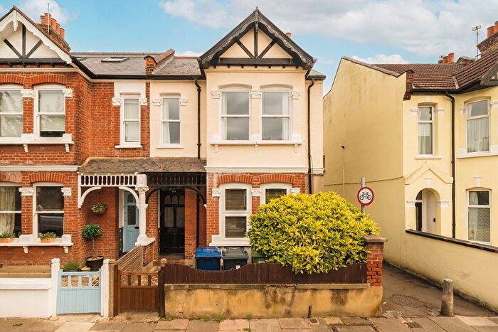 2 Bedroom Flat For Sale In Seaford Road, Ealing, W13