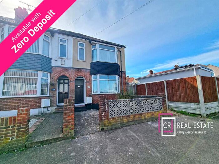 3 Bedroom House To Rent In Broadway, Gillingham, ME8