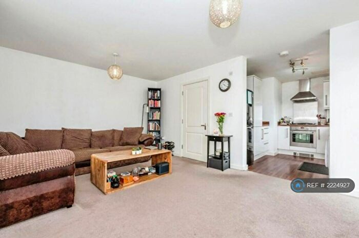 2 Bedroom Flat To Rent In Bridgland Road, Purfleet, RM19