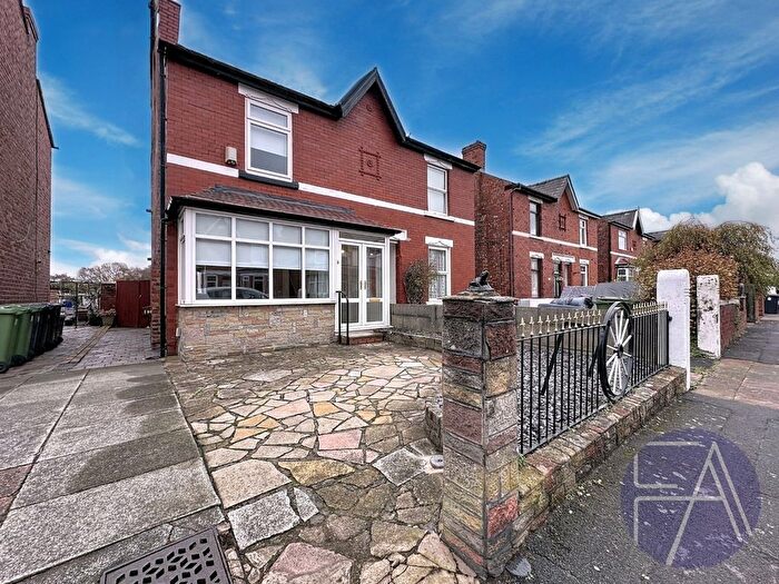 3 Bedroom Semi Detached House For Sale In Warren Road, Southport, Merseyside, PR9