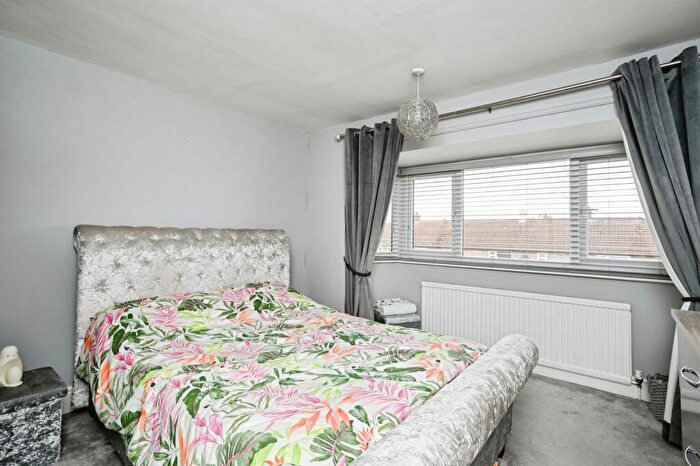 3 Bedroom End Of Terrace House For Sale In Langford Road, Mansfield, Nottinghamshire, NG19