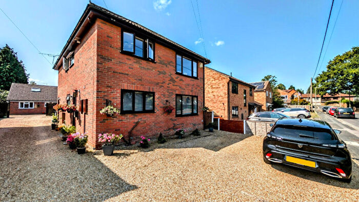 2 Bedroom Maisonette For Sale In Hendon Road, Bordon, Hampshire, GU35