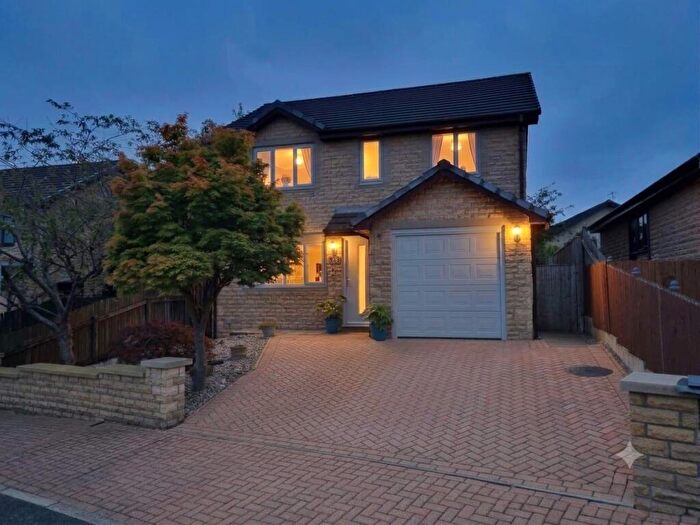 4 Bedroom Detached House For Sale In Ridgeway, Barrowford, BB9