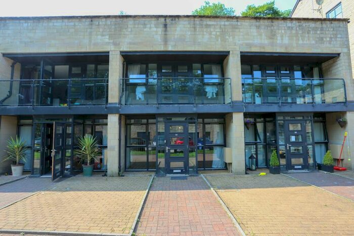 3 Bedroom House To Rent In Kinderlee Way, Chisworth, Glossop, Derbyshire, SK13