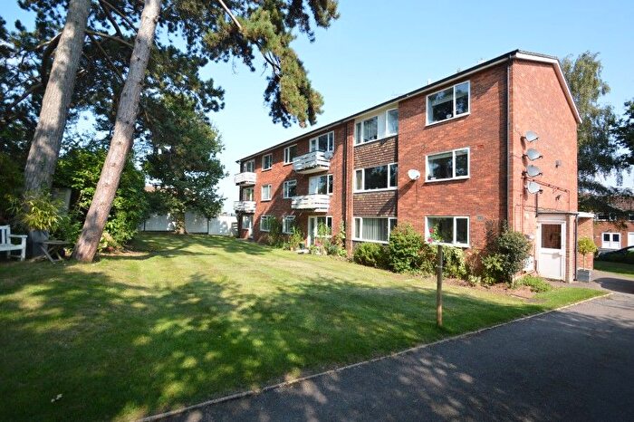 2 Bedroom Flat To Rent In Dudley Court, Windsor, SL4