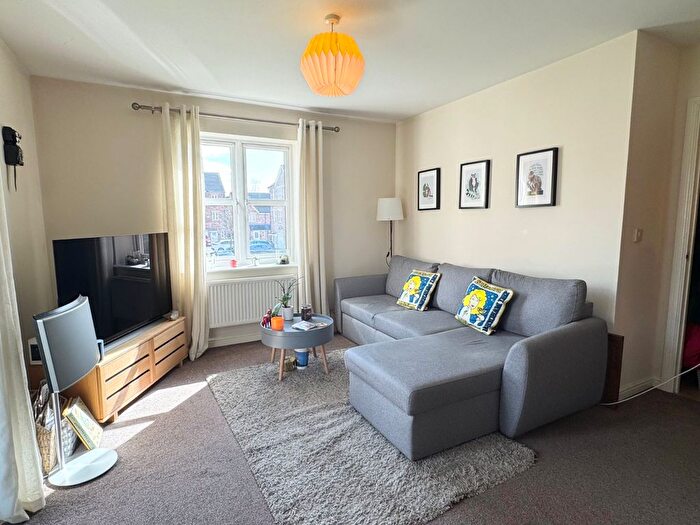 2 Bedroom Flat To Rent In Temple Court, Wakefield, West Yorkshire, Uk, WF1