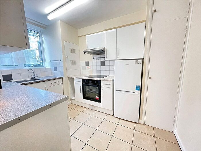 2 Bedroom Flat To Rent In Wickham Gardens, London, SE4
