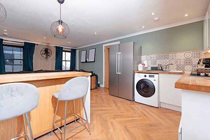 2 Bedroom Flat For Sale In Croft Street, Penicuik, EH26