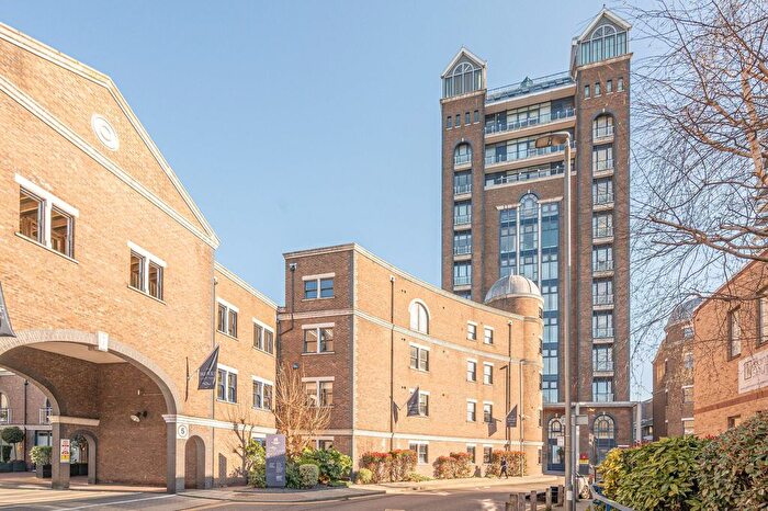 2 Bedroom Flat For Sale In The Wharf Collection, Battersea, London, SW11